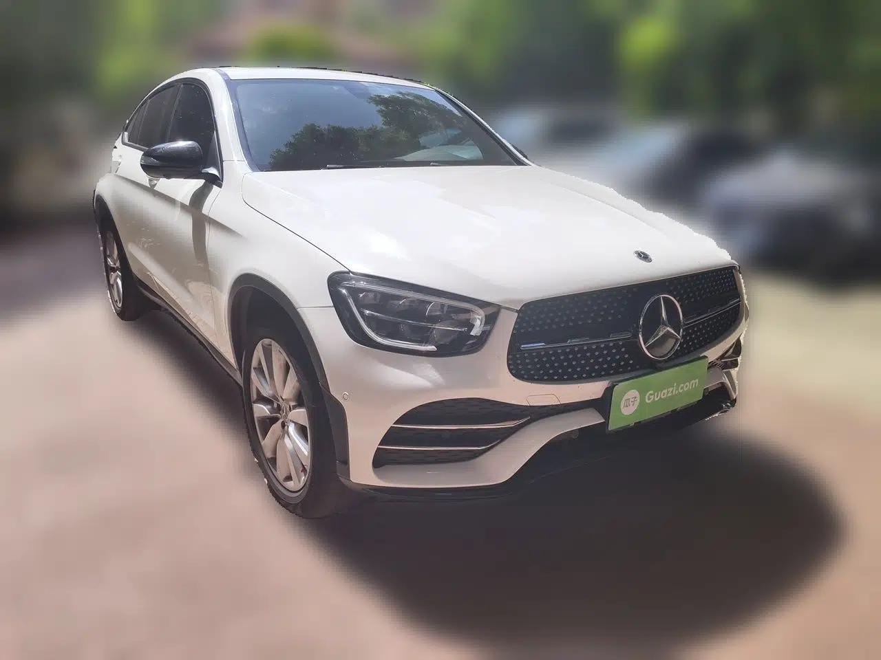 Mercedes-Benz GLC Coupe 2020 GLC 260 4MATIC Coupe SUV — миниатюра 3