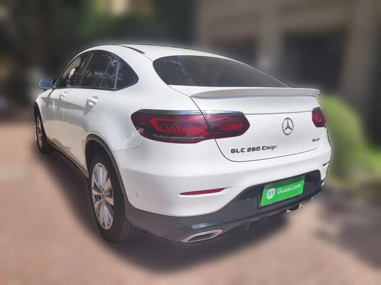 Mercedes-Benz GLC Coupe 2020 GLC 260 4MATIC Coupe SUV — миниатюра 4