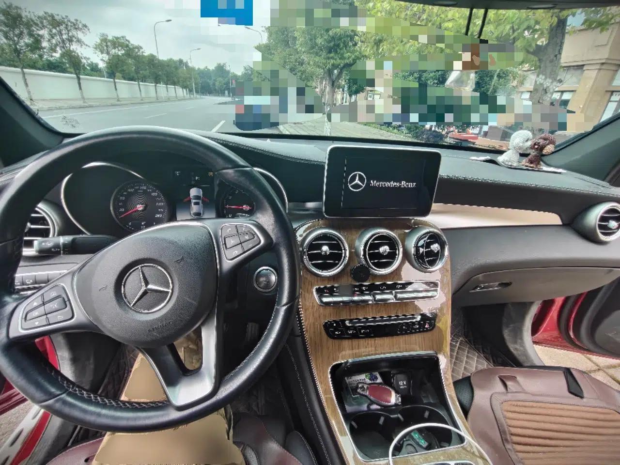 Mercedes-Benz GLC Coupe 2019 Facelift GLC 260 4MATIC Coupe SUV — миниатюра 6
