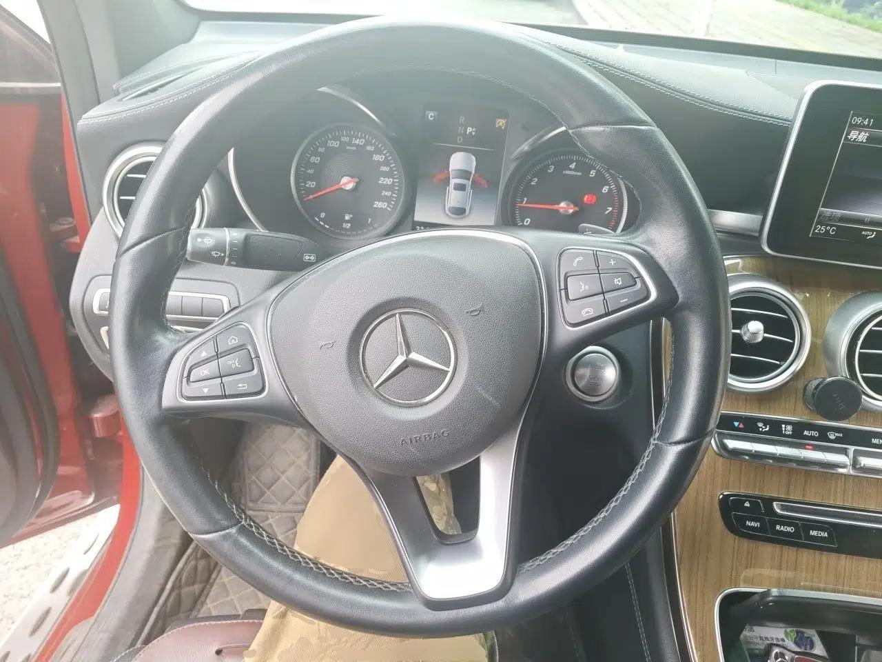 Mercedes-Benz GLC Coupe 2019 Facelift GLC 260 4MATIC Coupe SUV — миниатюра 7