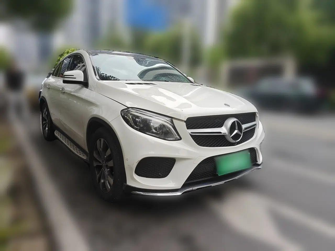Mercedes-Benz GLE Coupe 2018 GLE 400 4MATIC Coupe SUV — миниатюра 3