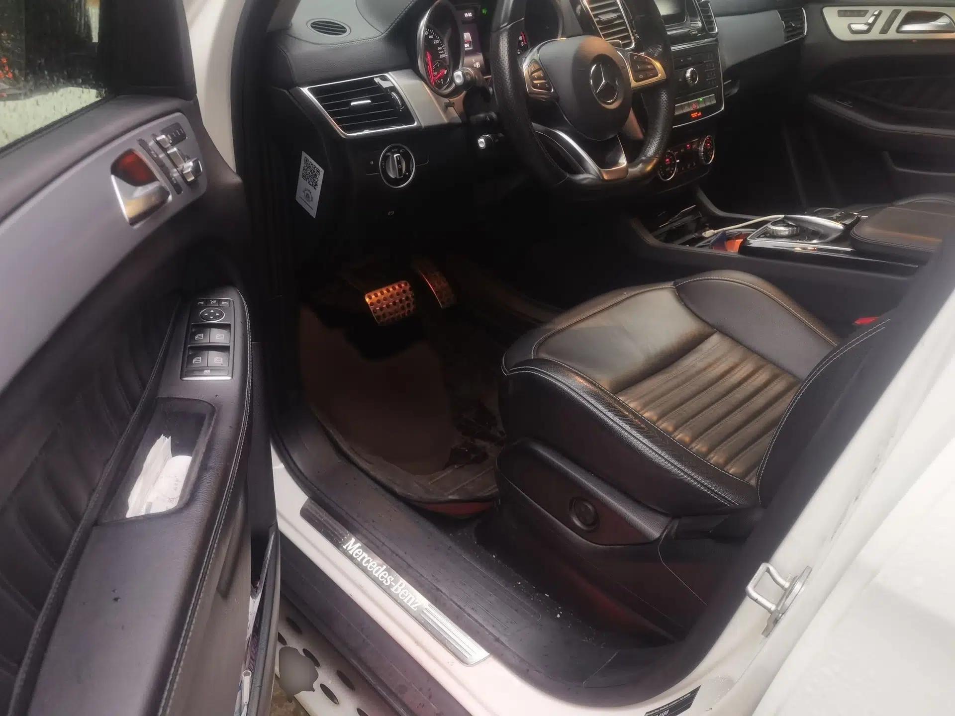 Mercedes-Benz GLE Coupe 2015 GLE 450 AMG 4MATIC Coupe SUV — миниатюра 19