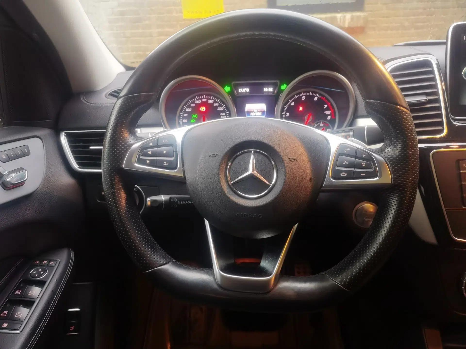 Mercedes-Benz GLE Coupe 2015 GLE 450 AMG 4MATIC Coupe SUV — миниатюра 9