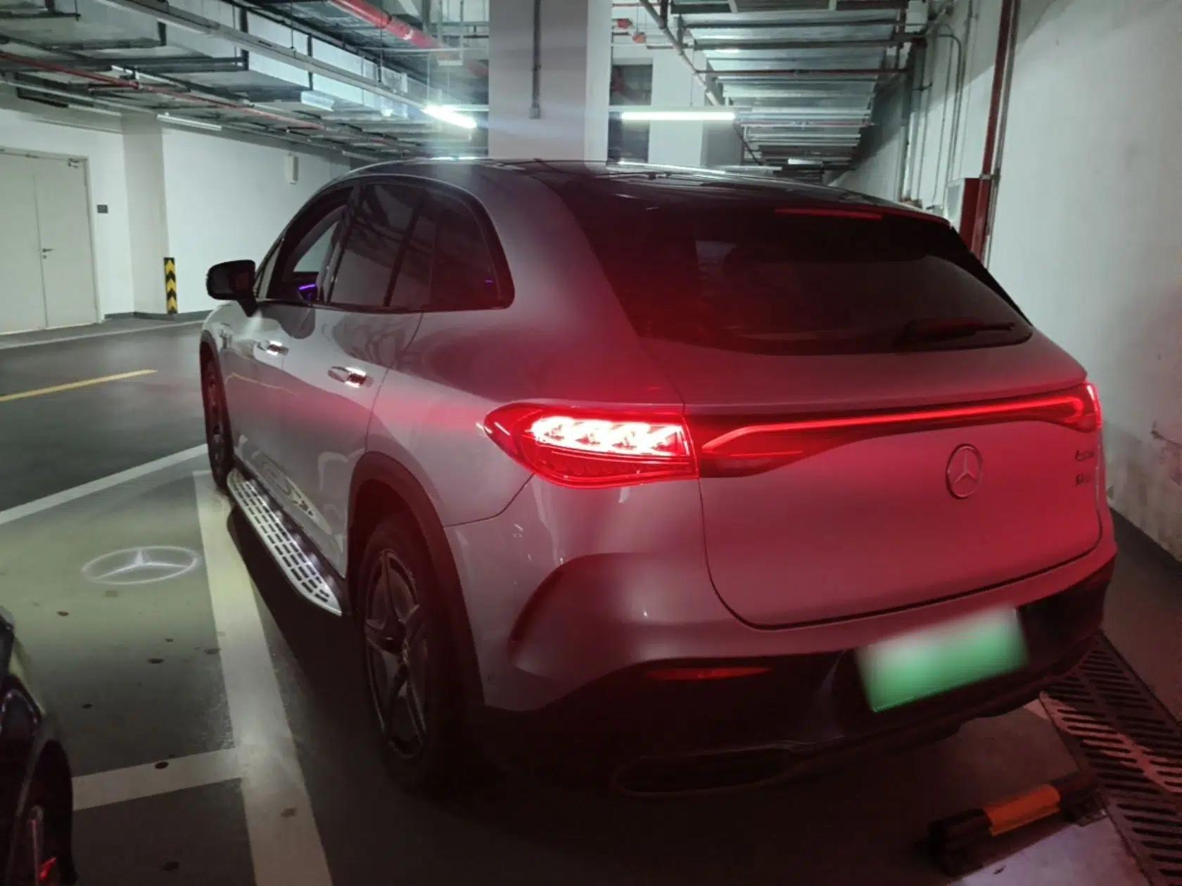Mercedes-Benz EQE SUV 2023 500 4MATIC Special Edition — миниатюра 4