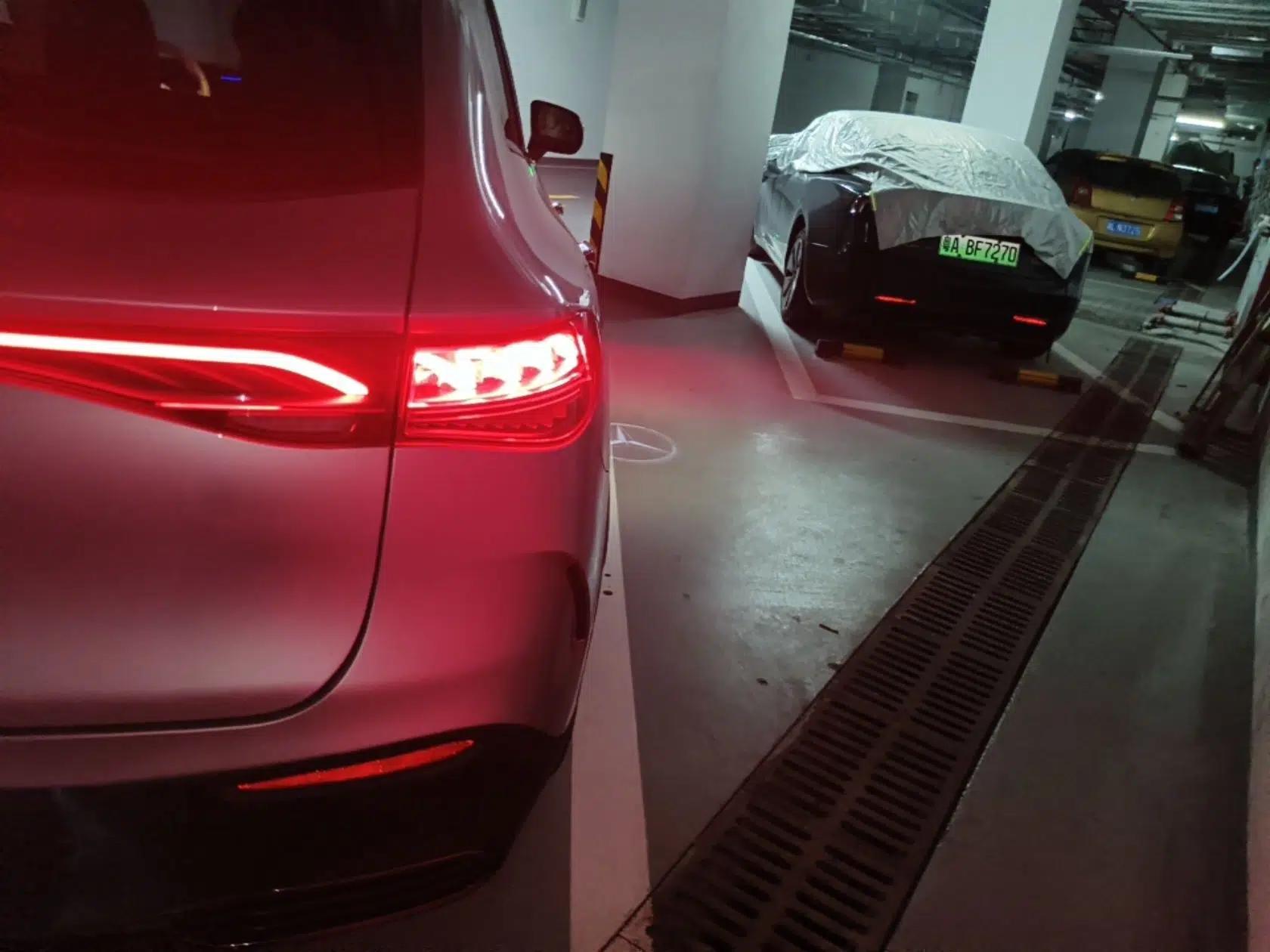 Mercedes-Benz EQE SUV 2023 500 4MATIC Special Edition — миниатюра 7