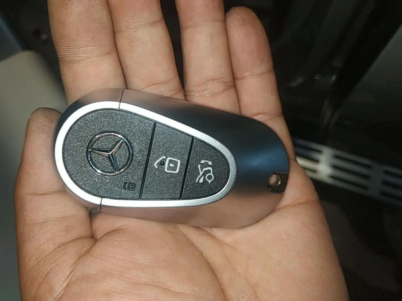 Mercedes-Benz EQE SUV 2023 350 4MATIC Pioneer Edition — миниатюра 12