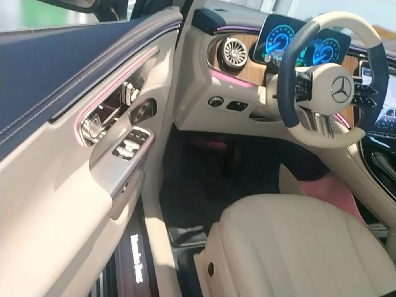 Mercedes-Benz EQE SUV 2023 350 4MATIC Pioneer Edition — миниатюра 19