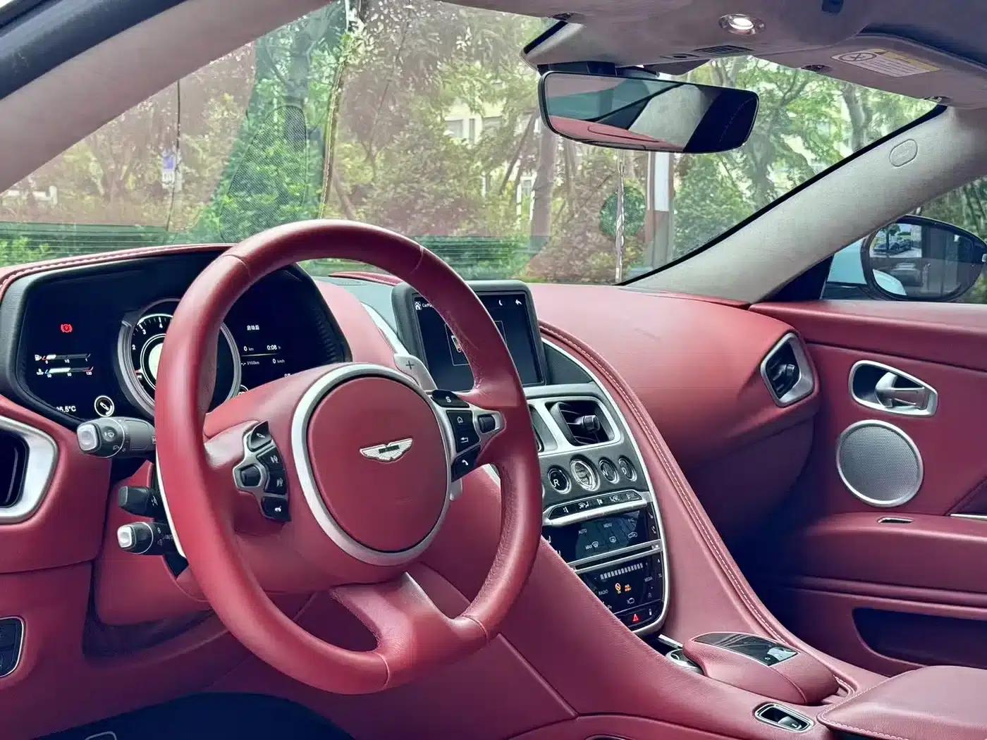 Aston Martin DB11 2016 5.2T First Edition — миниатюра 5