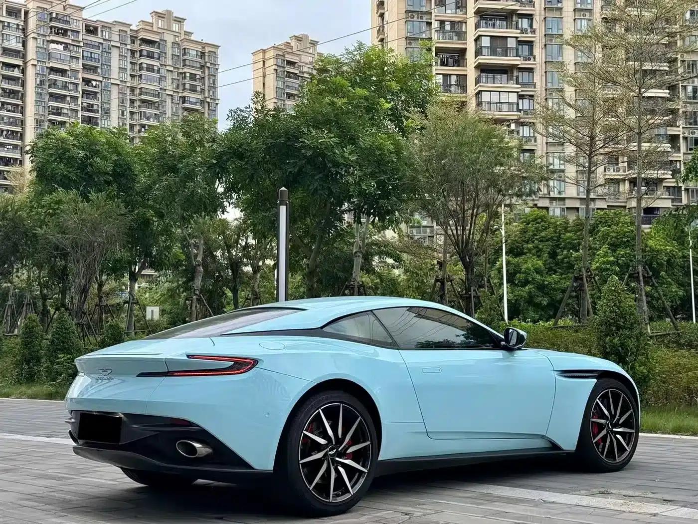 Aston Martin DB11 2016 5.2T First Edition — миниатюра 8