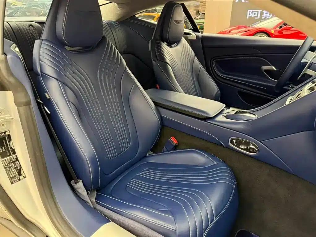 Aston Martin DB11 2019 4.0T V8 Coupe — миниатюра 11