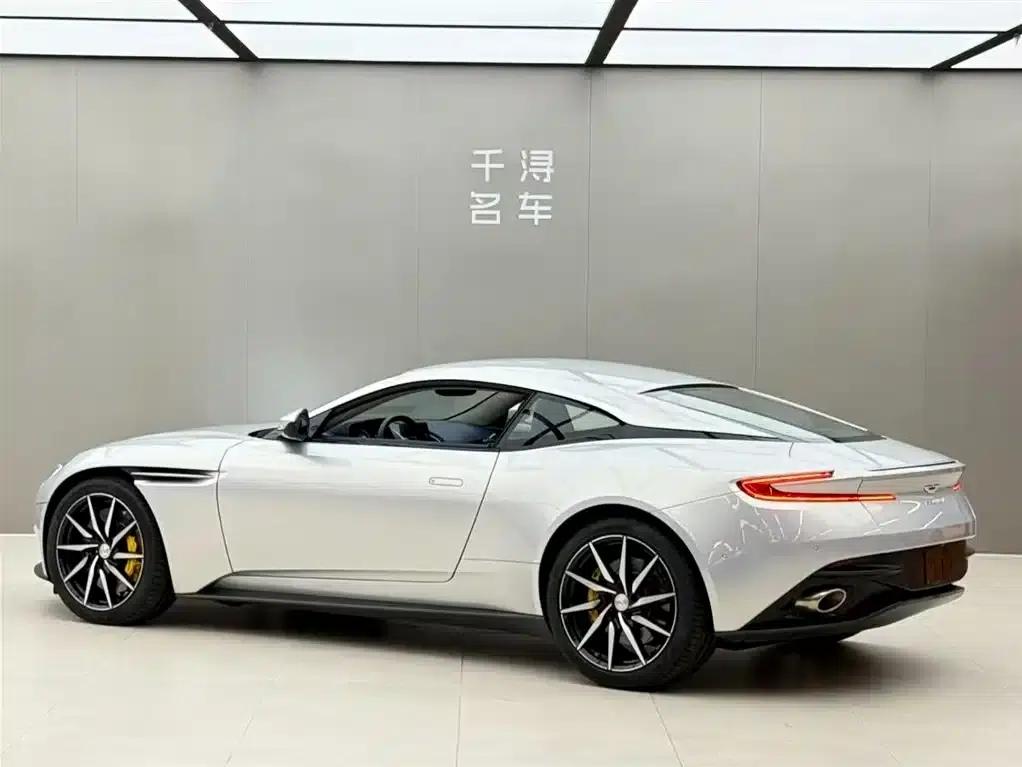 Aston Martin DB11 2019 4.0T V8 Coupe — миниатюра 14