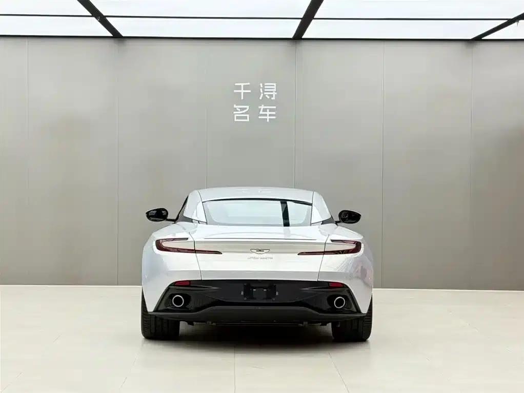 Aston Martin DB11 2019 4.0T V8 Coupe — миниатюра 15