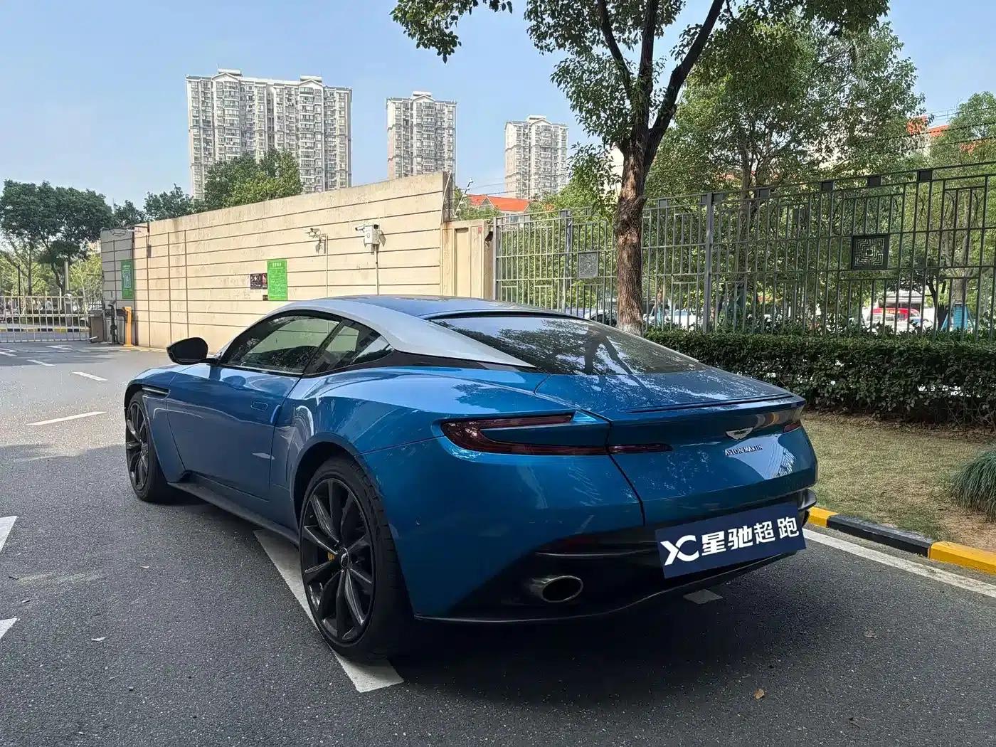 Aston Martin DB11 2020 4.0T V8 Coupe — миниатюра 4