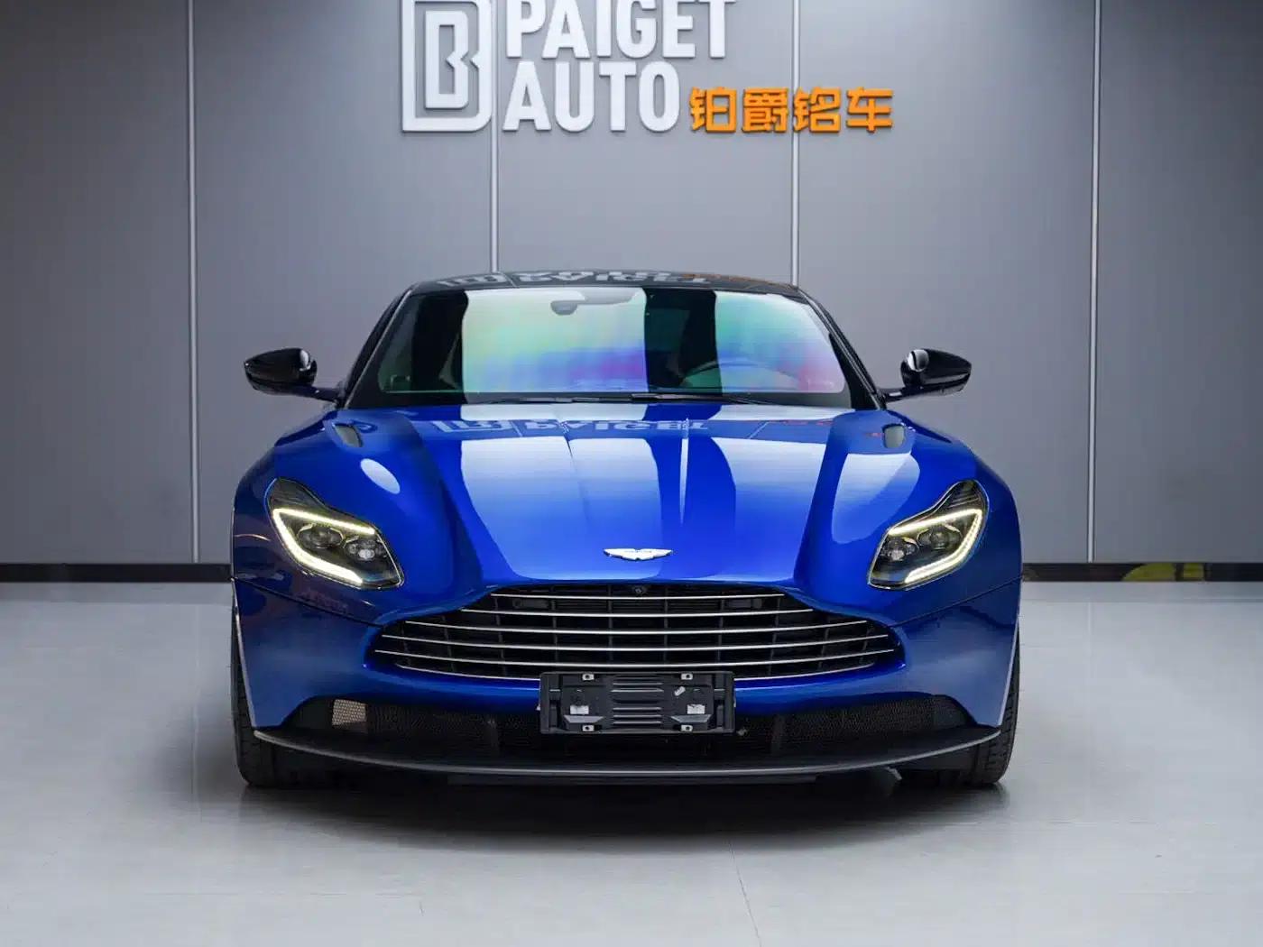 Aston Martin DB11 2022 4.0T V8 Coupe — миниатюра 1