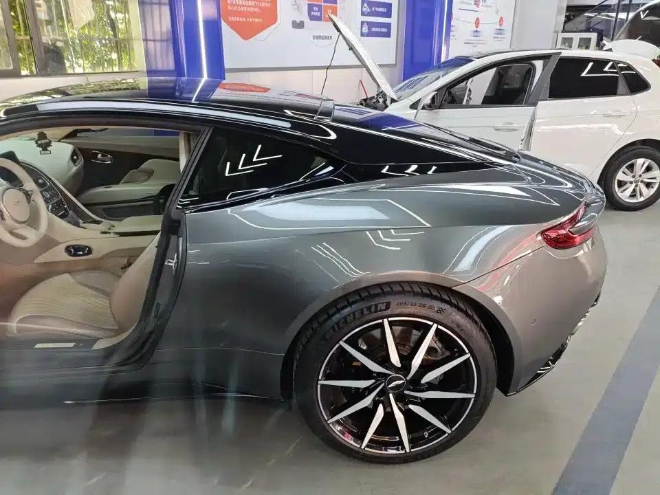 Aston Martin DB11 2016 5.2T First Edition — миниатюра 12