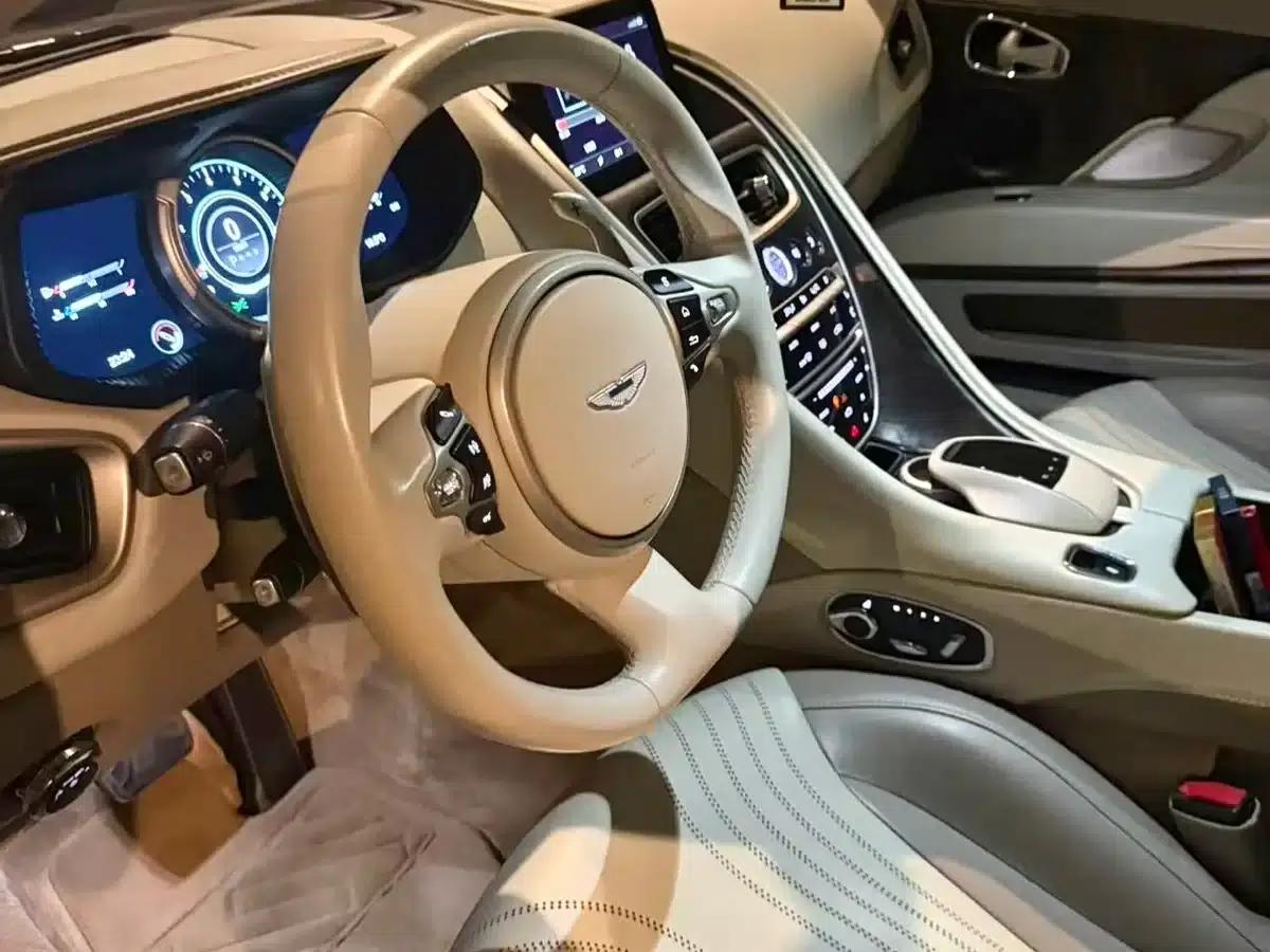 Aston Martin DB11 2016 5.2T First Edition — миниатюра 7