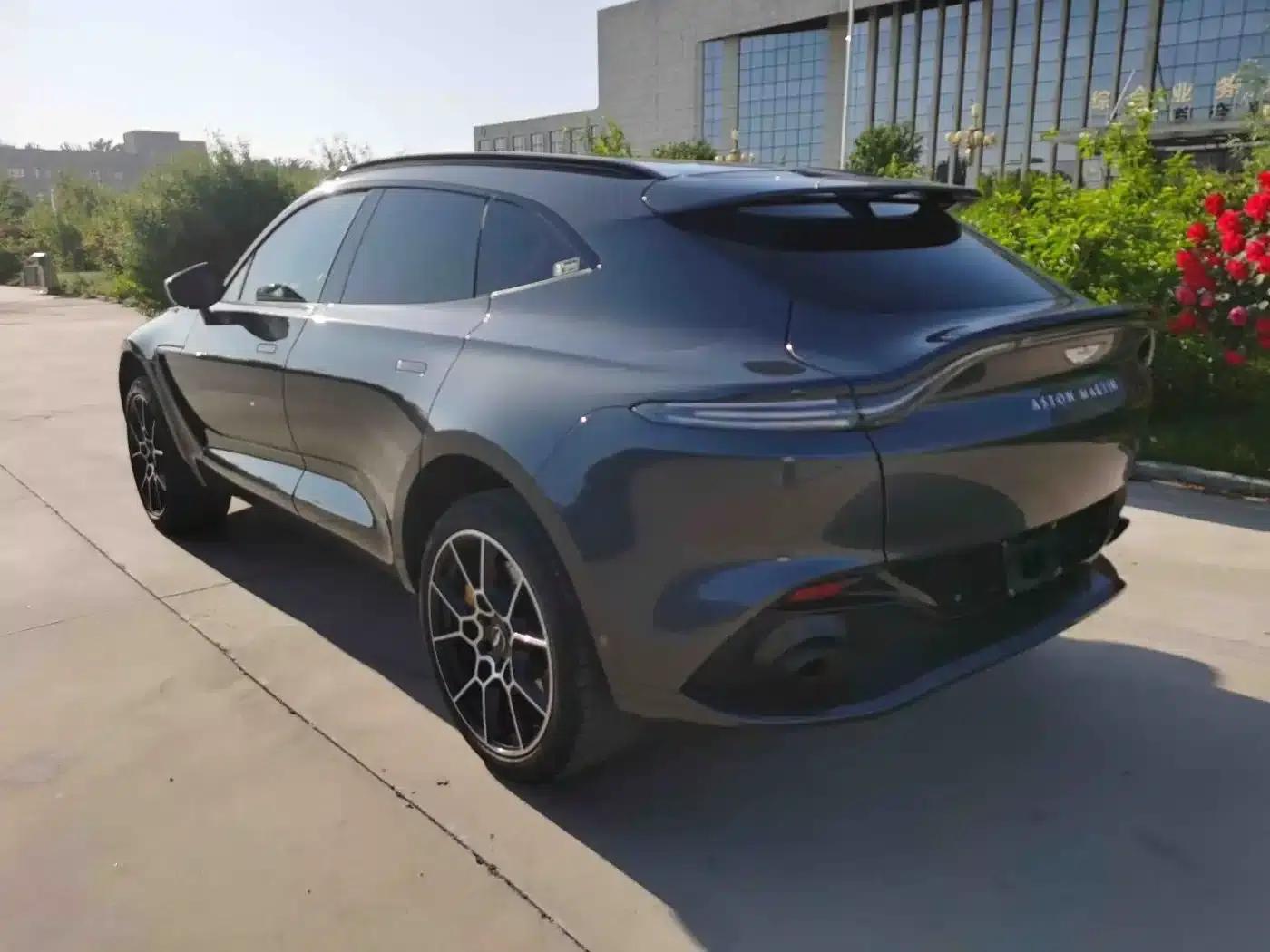 Aston Martin DBX 2021 4.0T V8: A Return to Simplicity — миниатюра 5