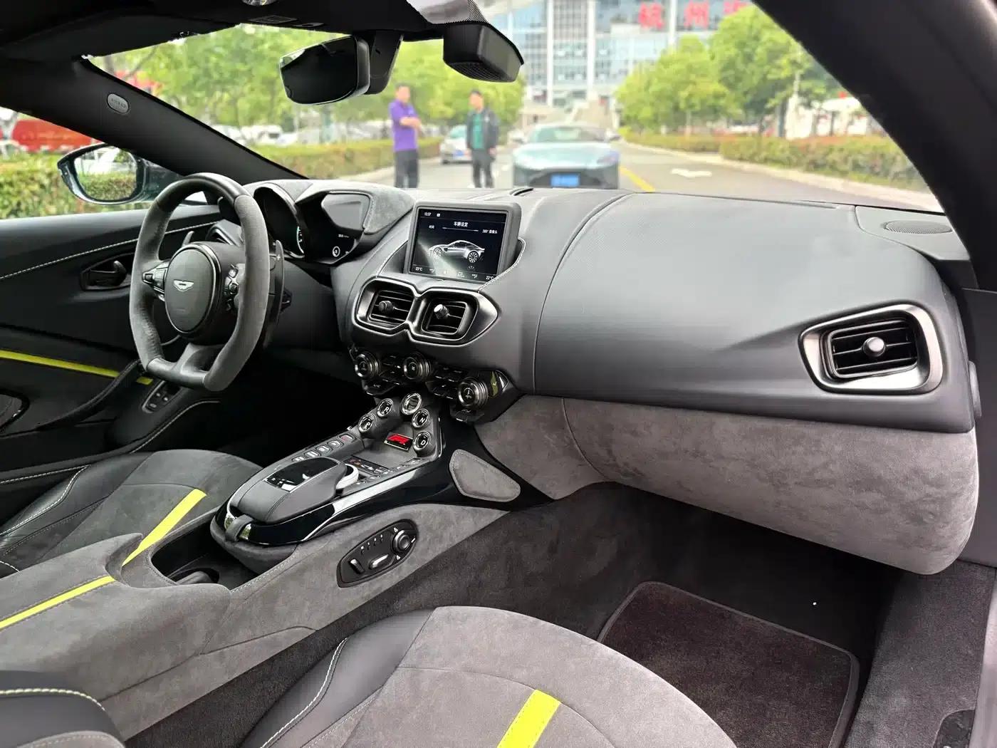 2022 V8 Vantage 4.0T V8 F1 Edition Coupe — миниатюра 6