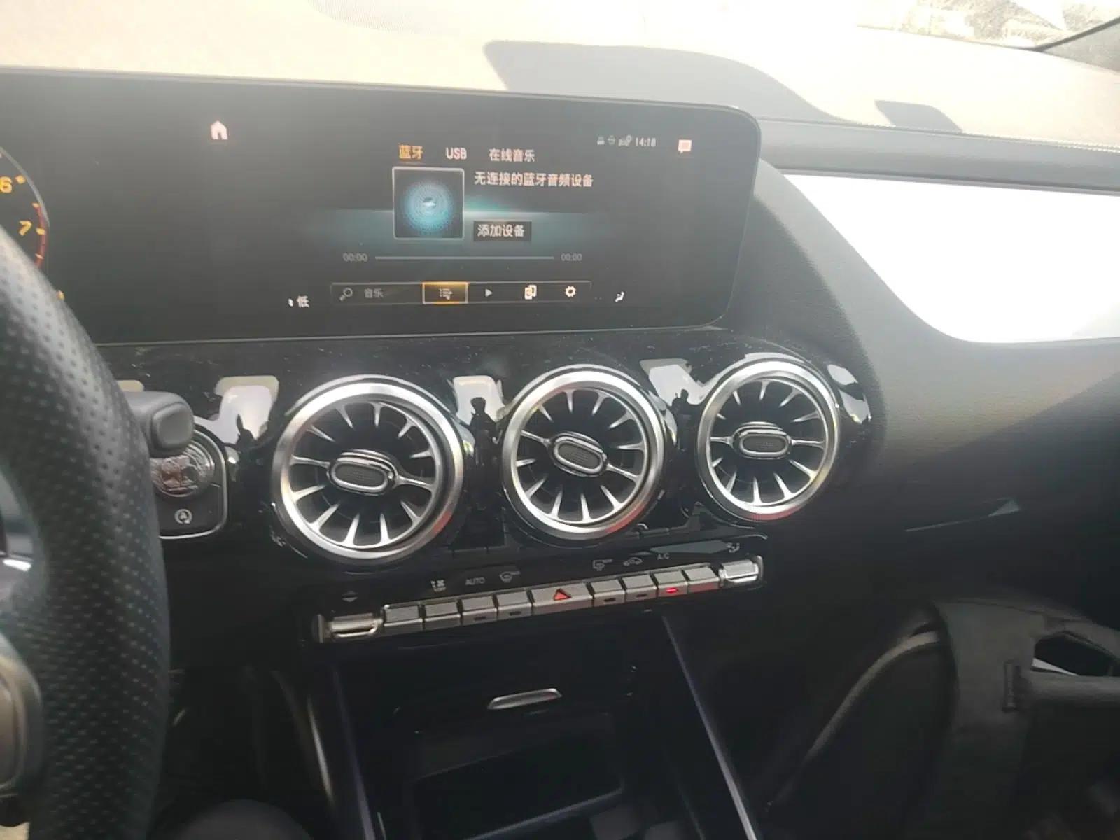 Mercedes-Benz GLA AMG 2022 AMG GLA 35 4MATIC — миниатюра 16