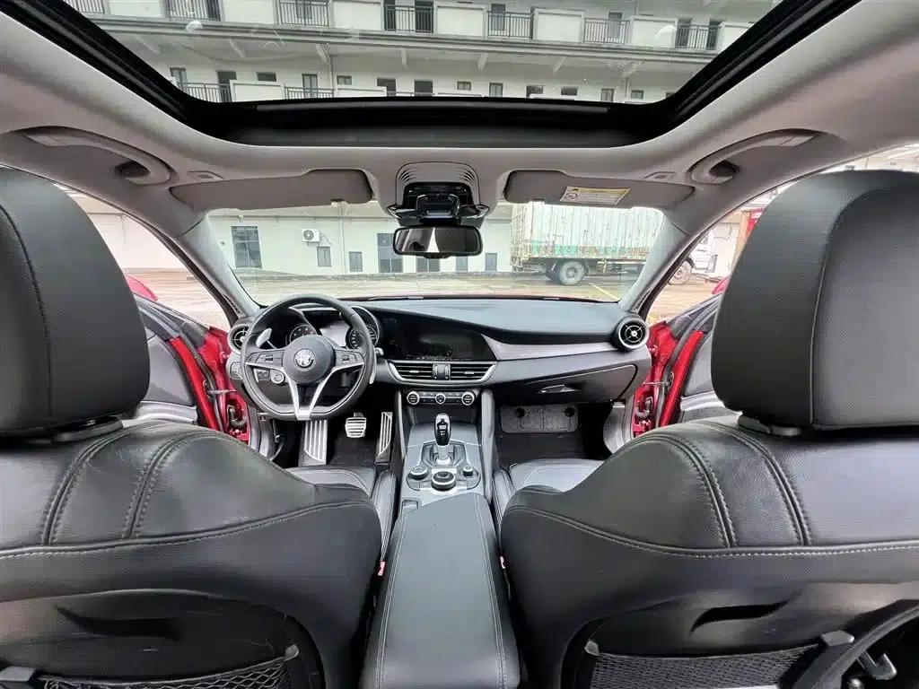 Giulia 2017 2.0T 280HP Milano Limited Edition — миниатюра 14