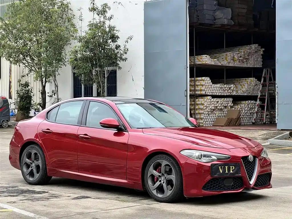 Giulia 2017 2.0T 280HP Milano Limited Edition — миниатюра 3