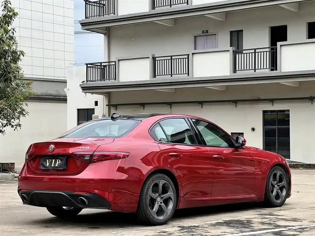 Giulia 2017 2.0T 280HP Milano Limited Edition — миниатюра 6