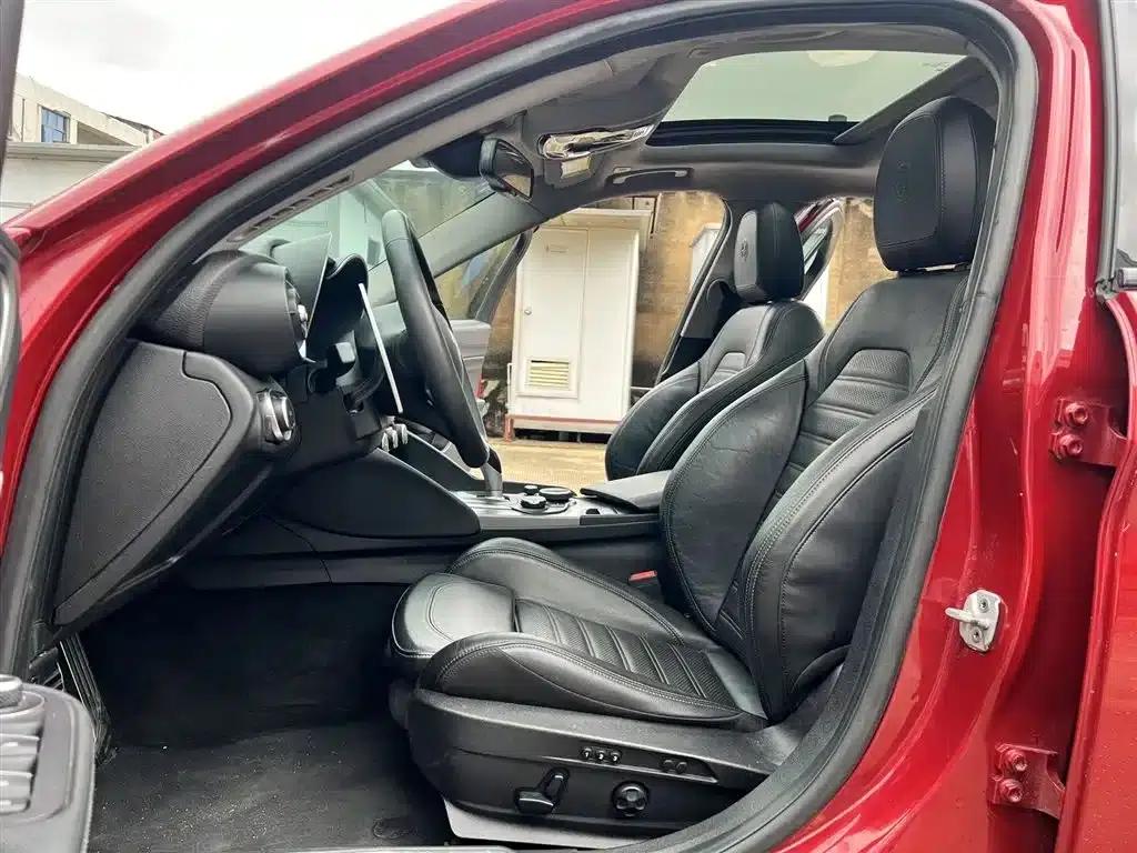 Giulia 2017 2.0T 280HP Milano Limited Edition — миниатюра 10