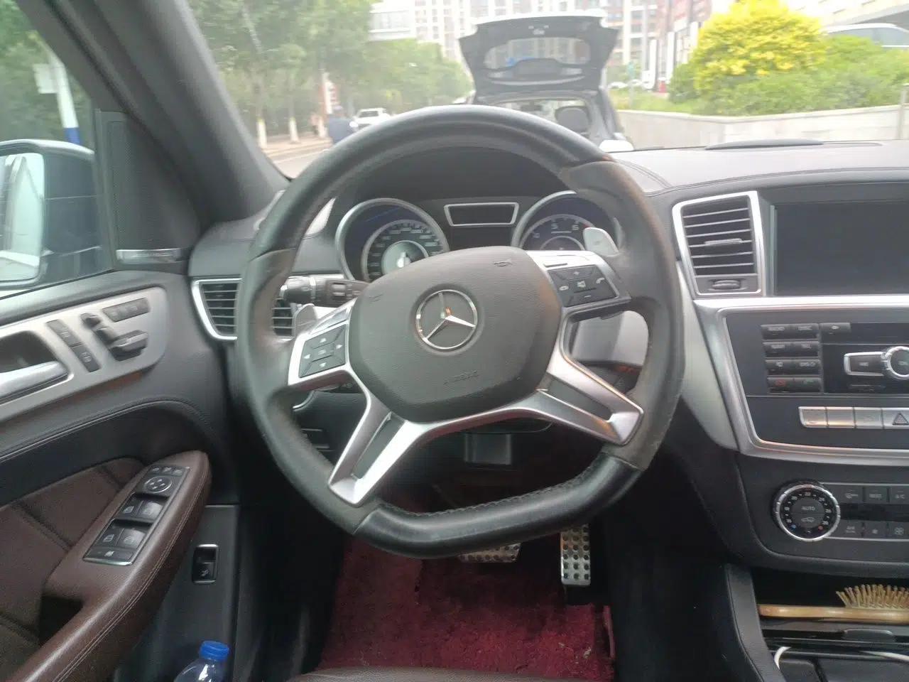 Mercedes-Benz M-Class AMG 2012 AMG ML 63 — миниатюра 11