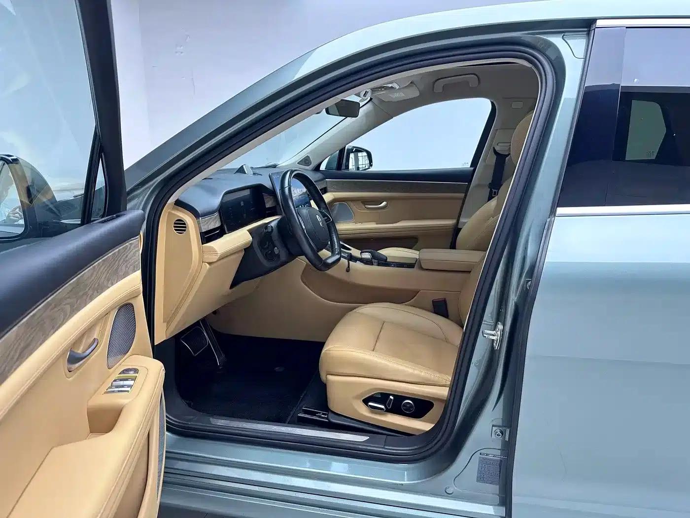 Wenjie M5 2022 Extended Range 4WD Ultimate Edition — миниатюра 8