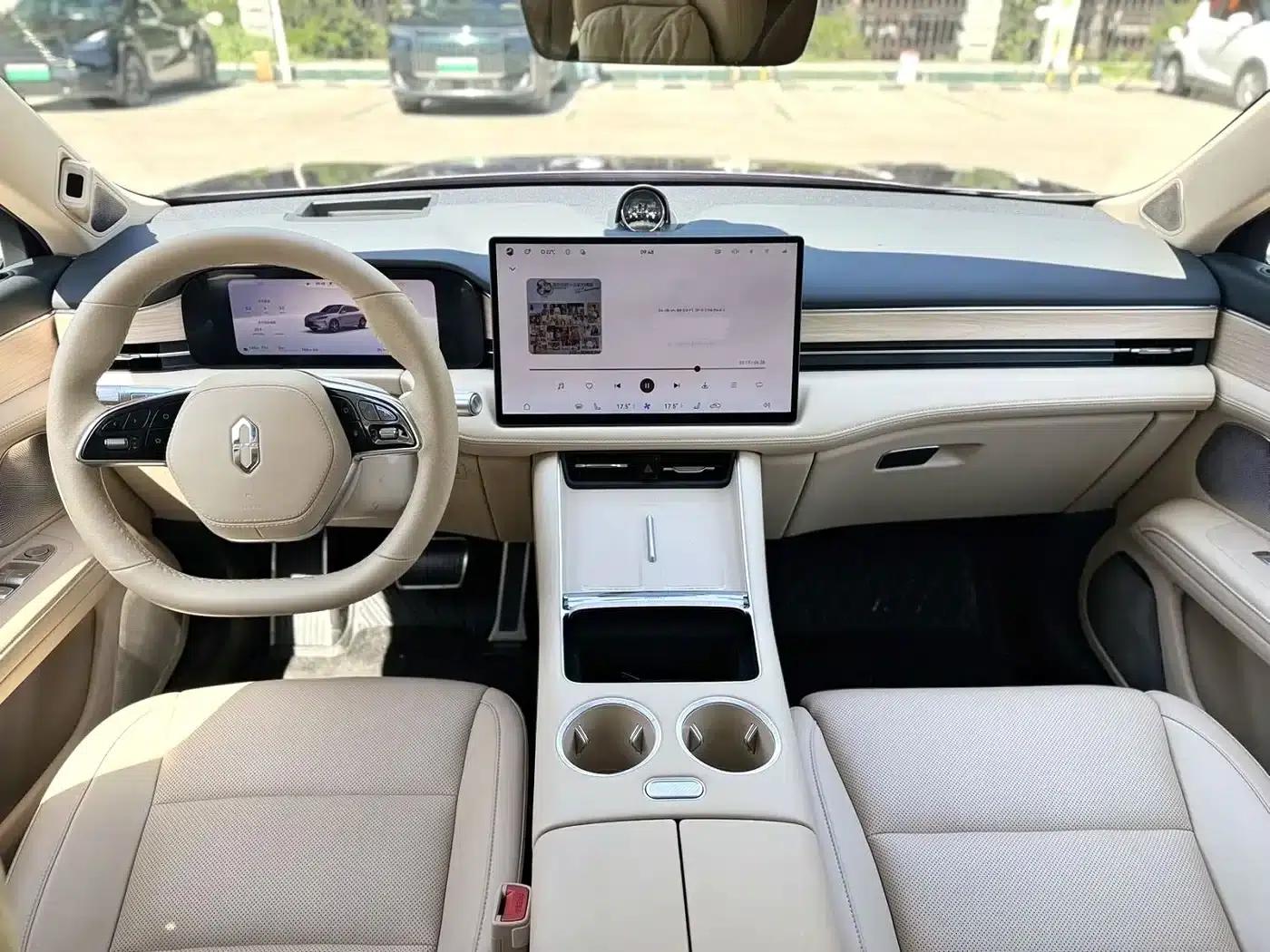 Wenjie M5 2025 Extended Range Ultra 4WD — миниатюра 6
