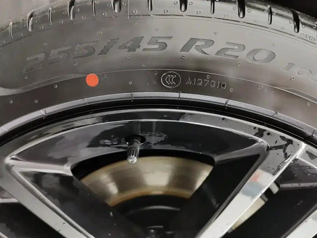Wenjie M5 2025 Extended Range Ultra Rear-Wheel Drive Version — миниатюра 24