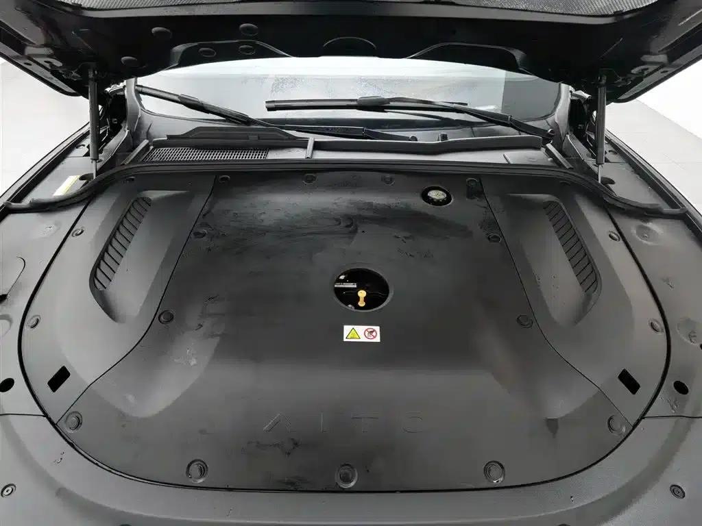 Wenjie M5 2025 Extended Range Ultra Rear-Wheel Drive Version — миниатюра 6