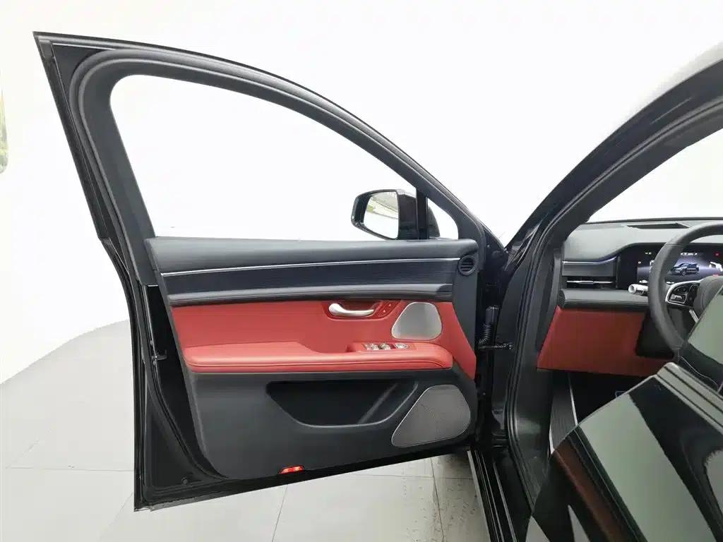 Wenjie M5 2025 Extended Range Ultra Rear-Wheel Drive Version — миниатюра 8