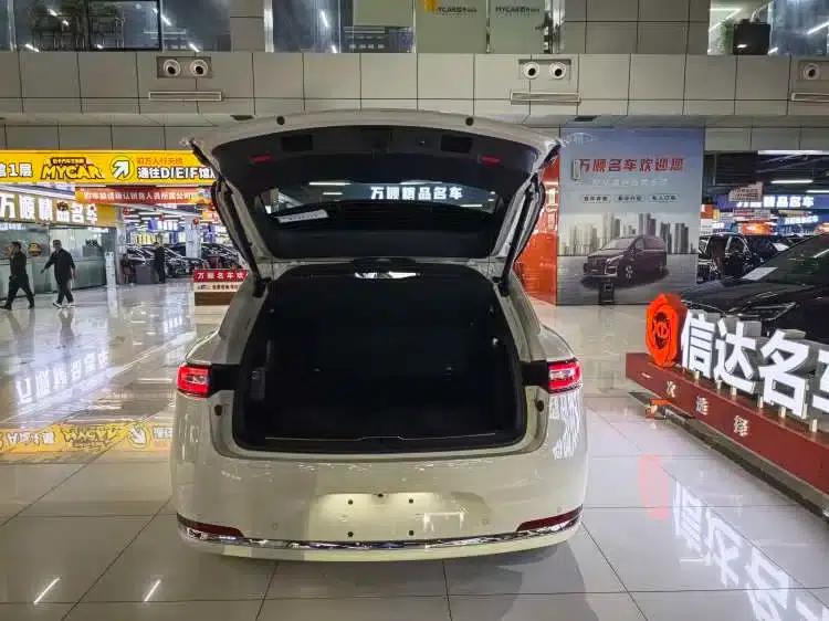 Wenjie M5 2025 Extended Range Ultra 4WD — миниатюра 18