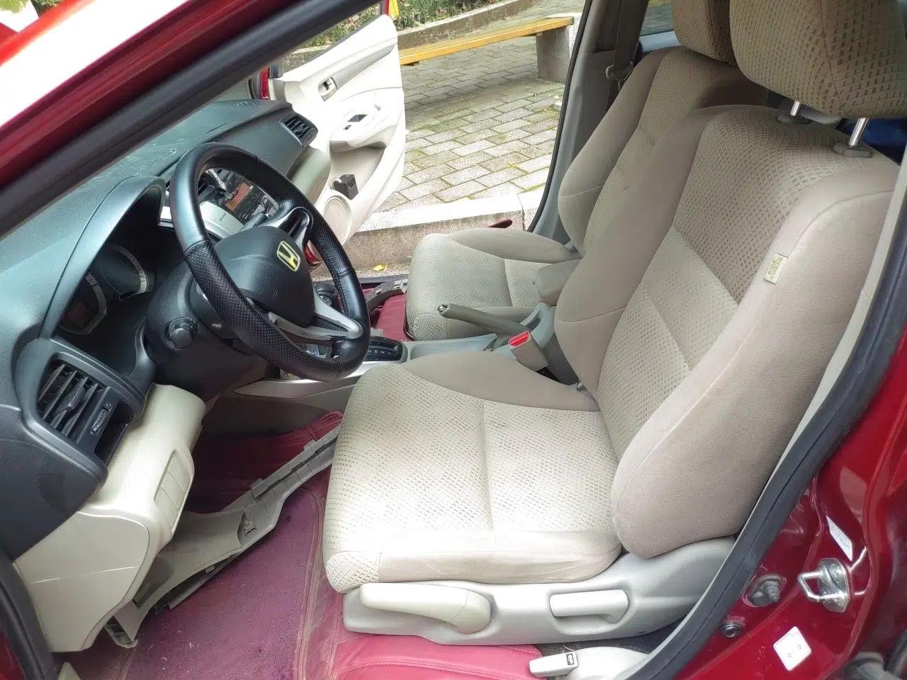 Honda City Classic 2011 1.5L Automatic Elite Edition — миниатюра 16