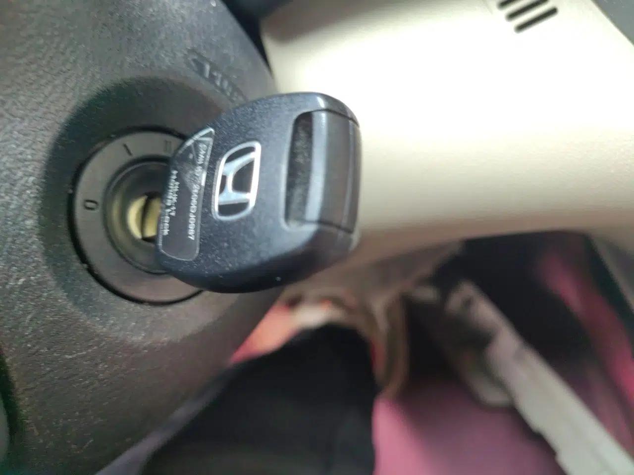 Honda City Classic 2011 1.5L Automatic Elite Edition — миниатюра 9