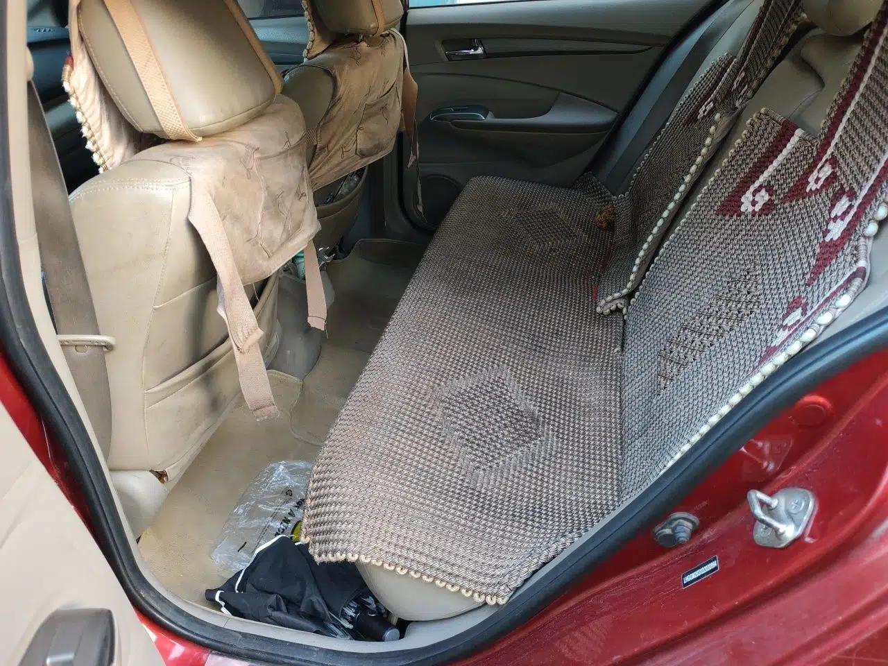 Honda City Classic 2011 1.5L Automatic Elite Edition — миниатюра 18