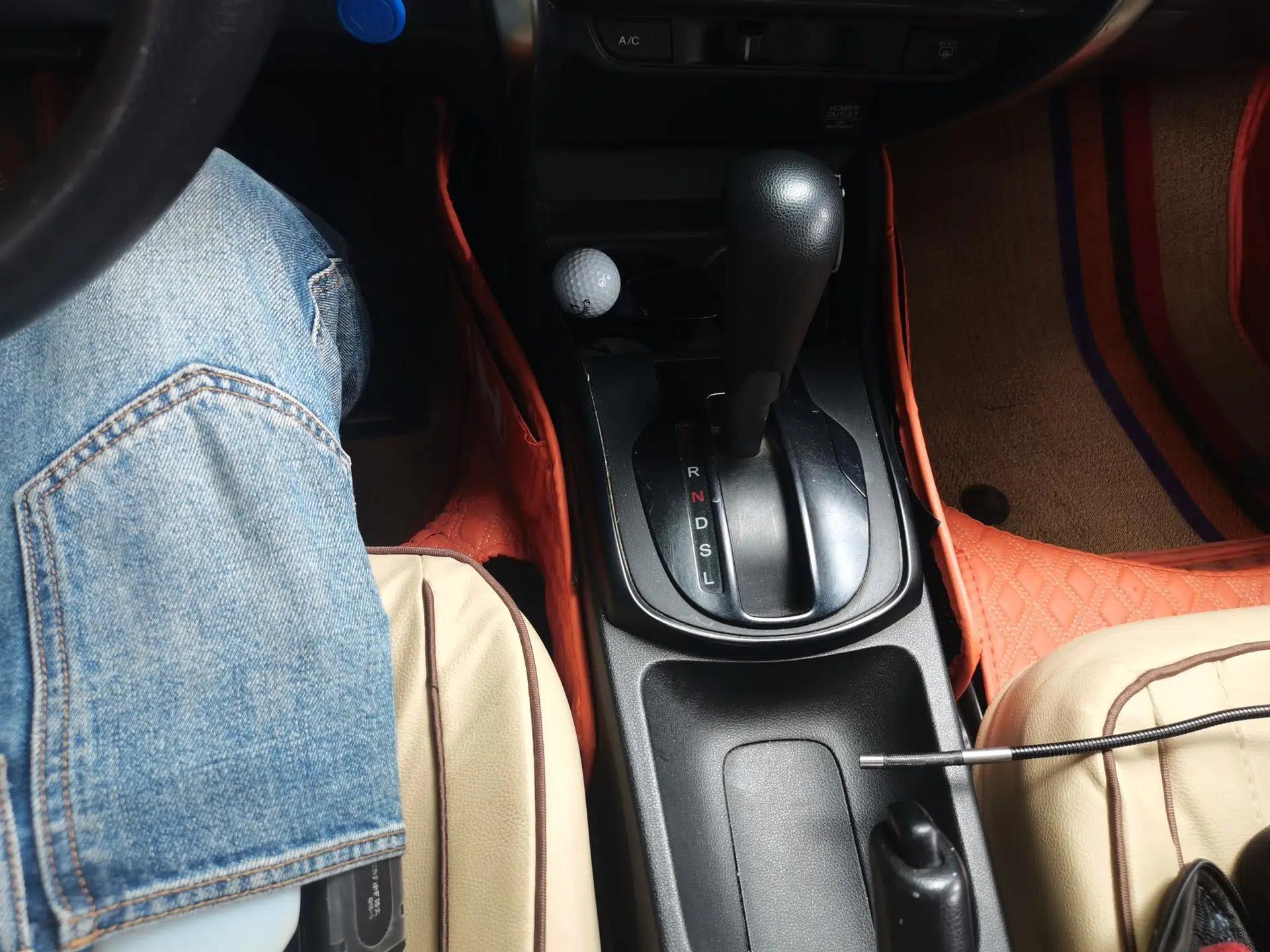 Honda City 2015 1.5L CVT Comfort Version — миниатюра 15