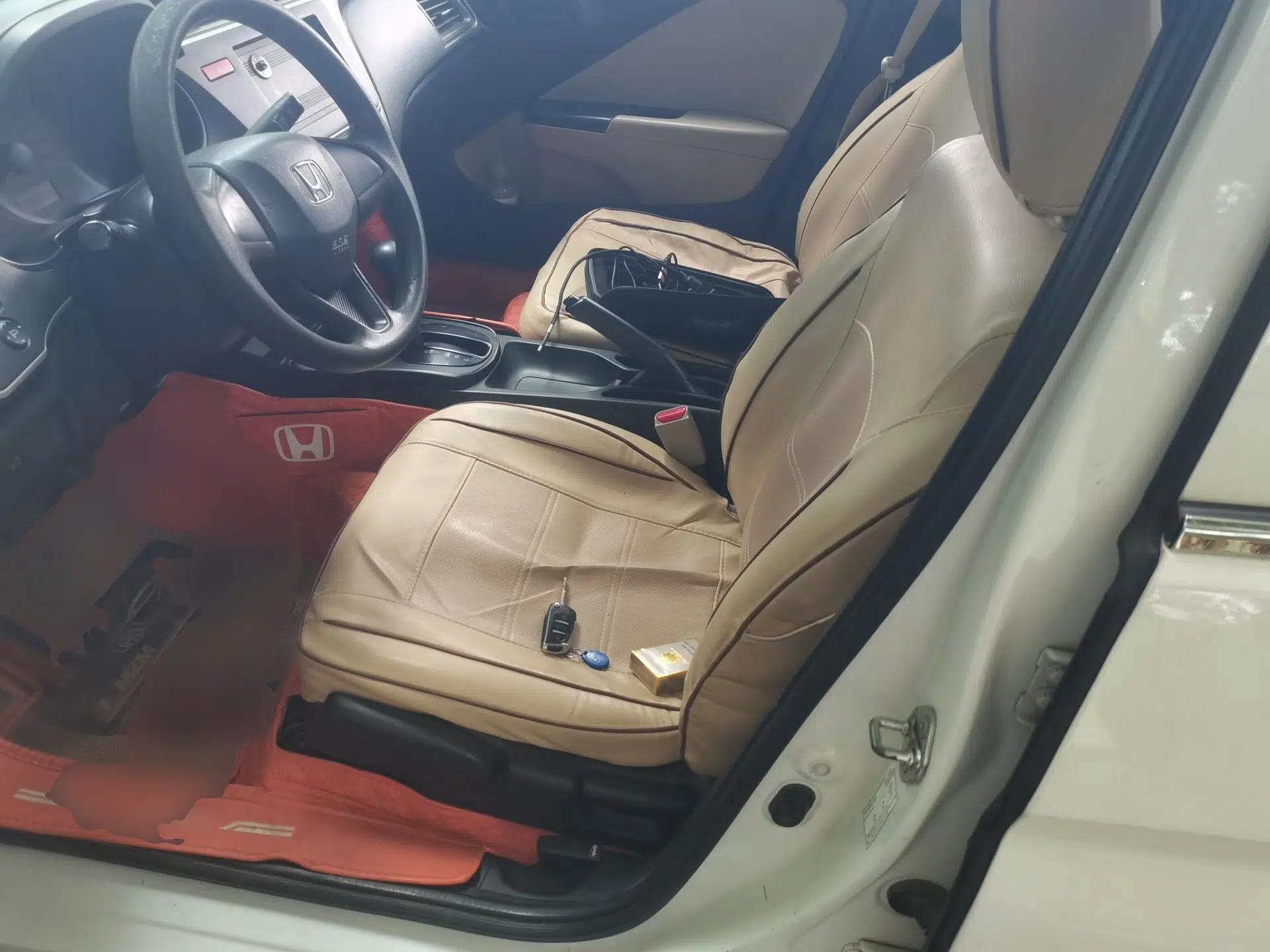 Honda City 2015 1.5L CVT Comfort Version — миниатюра 16