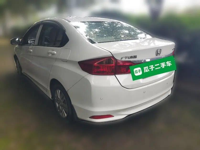 Honda City 2015 1.5L CVT Comfort Version — миниатюра 4