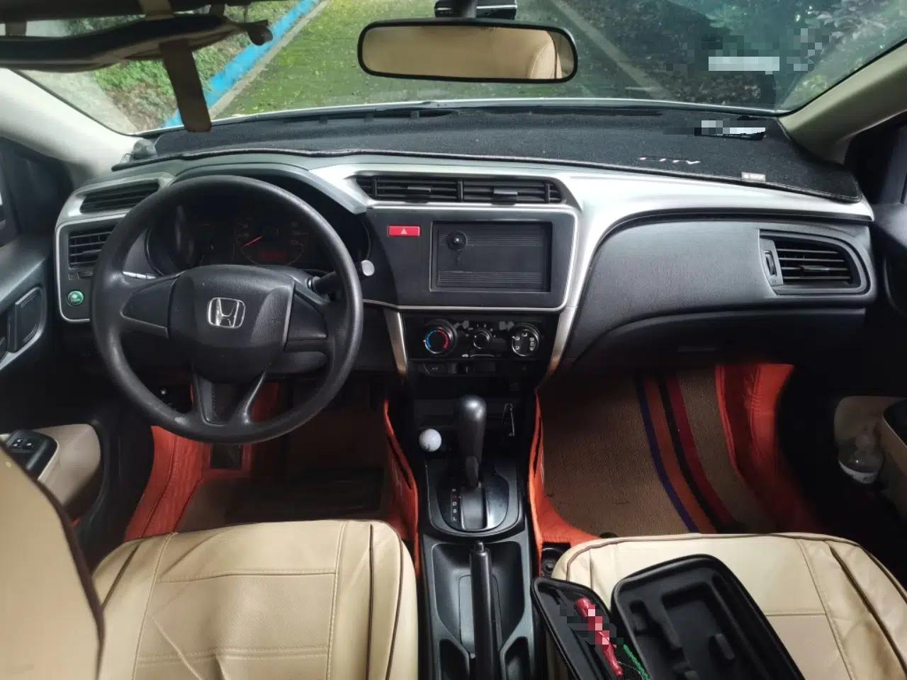 Honda City 2015 1.5L CVT Comfort Version — миниатюра 10