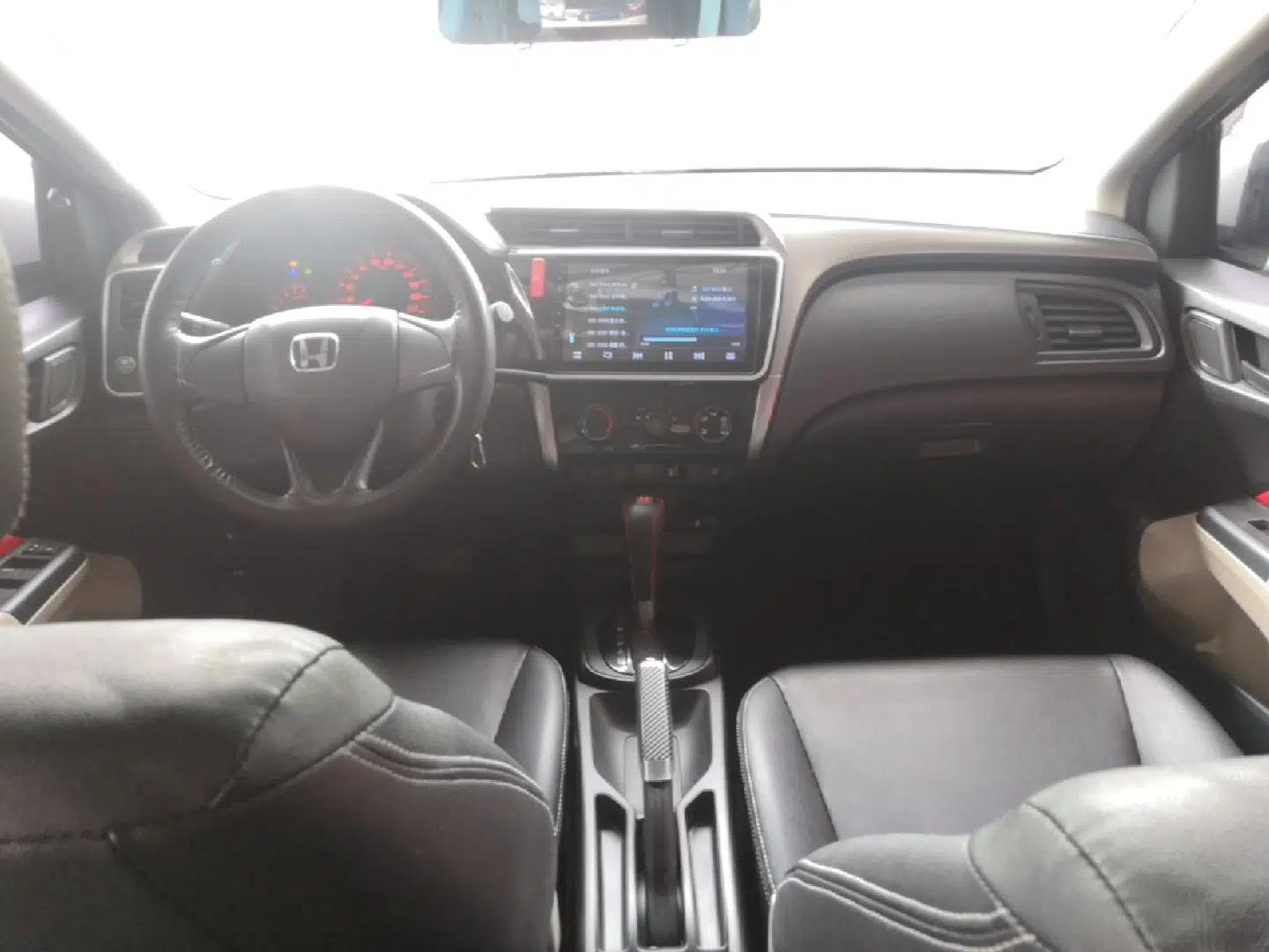 Honda City 2017 1.5L CVT Comfort Version — миниатюра 13