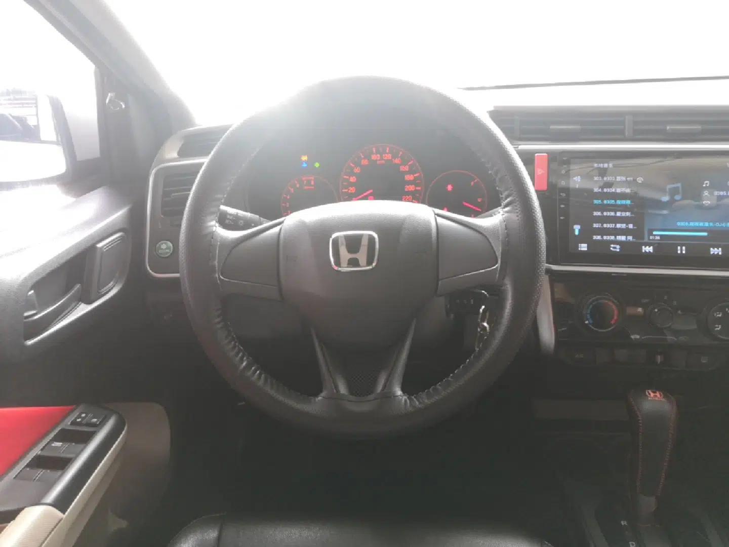 Honda City 2017 1.5L CVT Comfort Version — миниатюра 14
