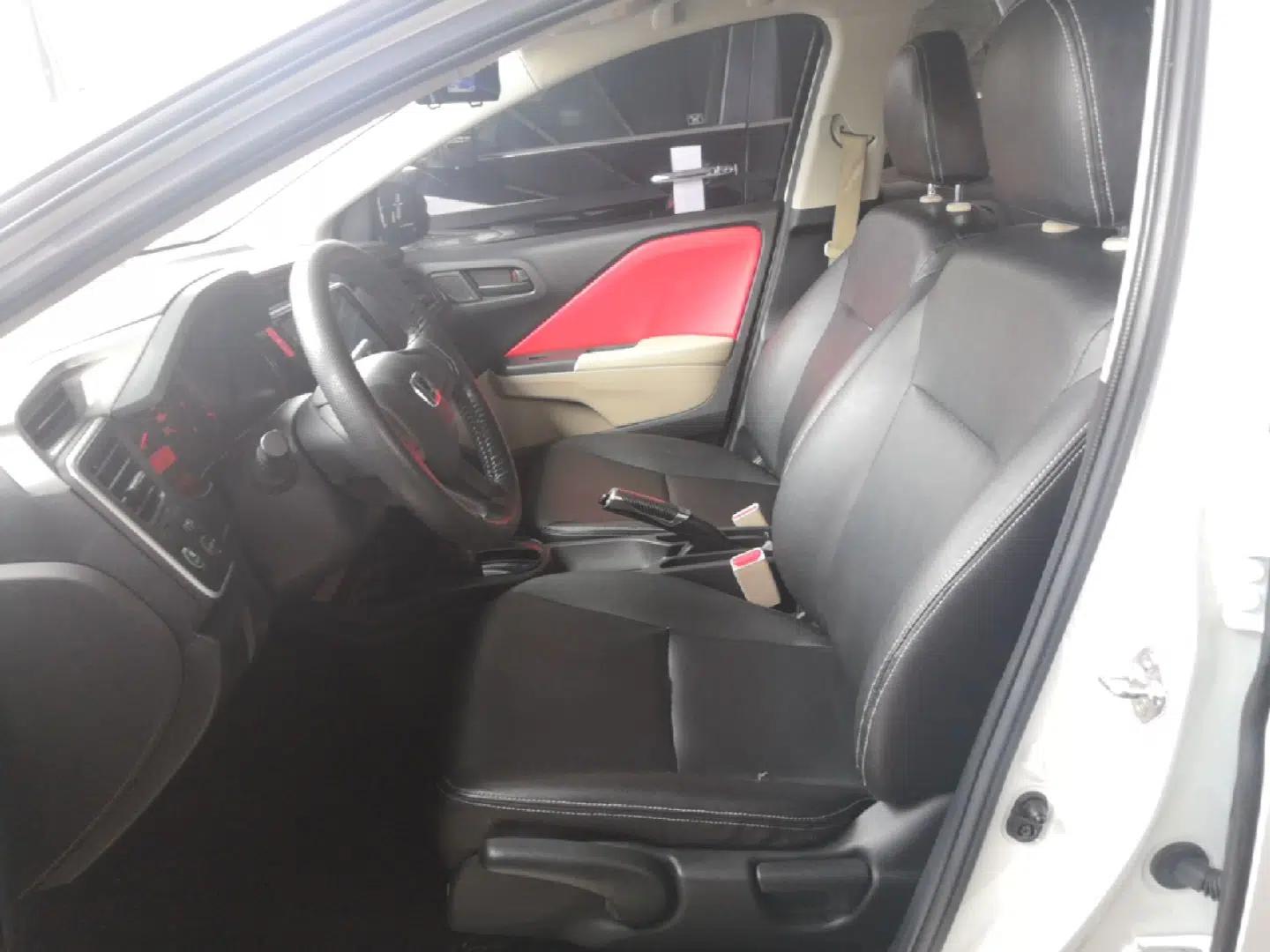 Honda City 2017 1.5L CVT Comfort Version — миниатюра 18
