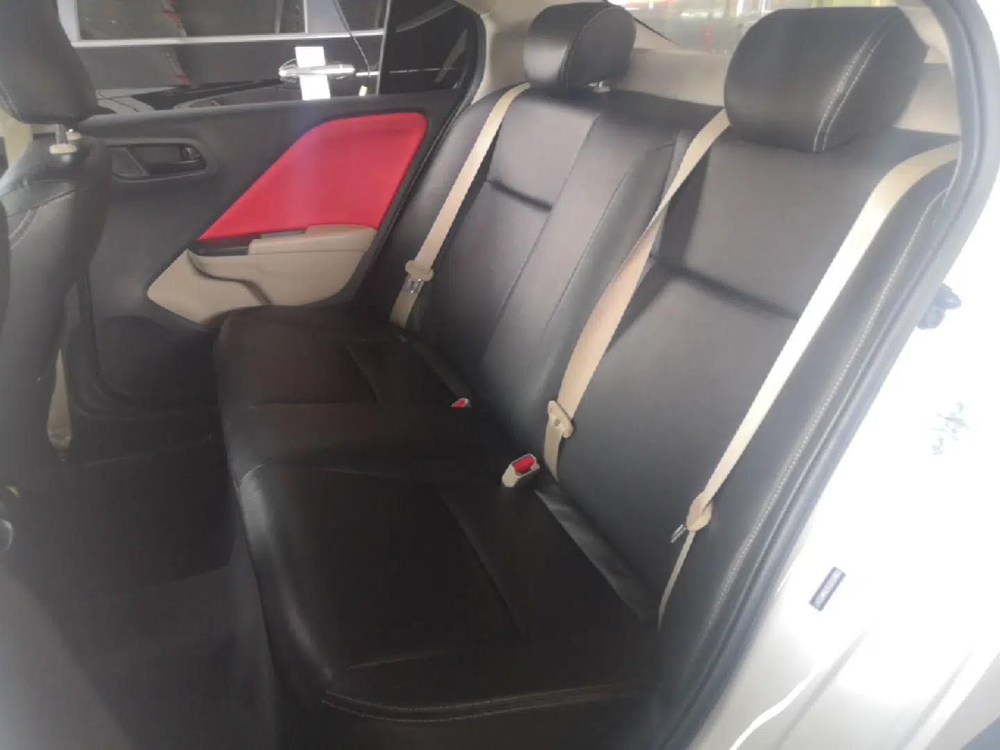 Honda City 2017 1.5L CVT Comfort Version — миниатюра 20
