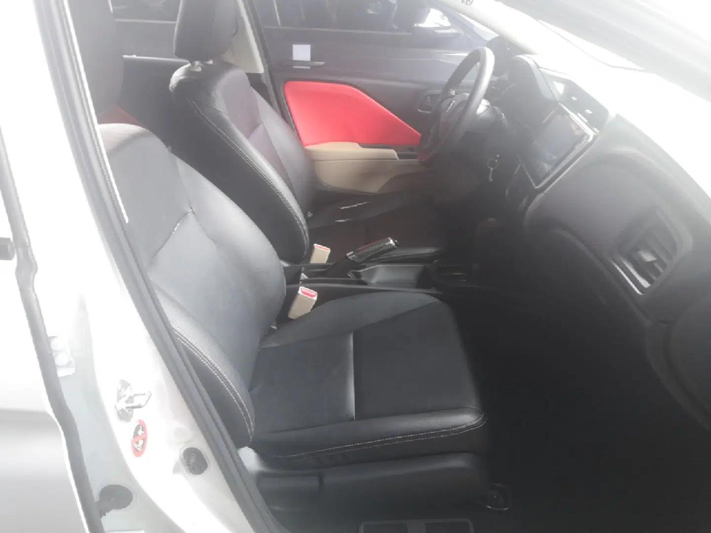 Honda City 2017 1.5L CVT Comfort Version — миниатюра 23
