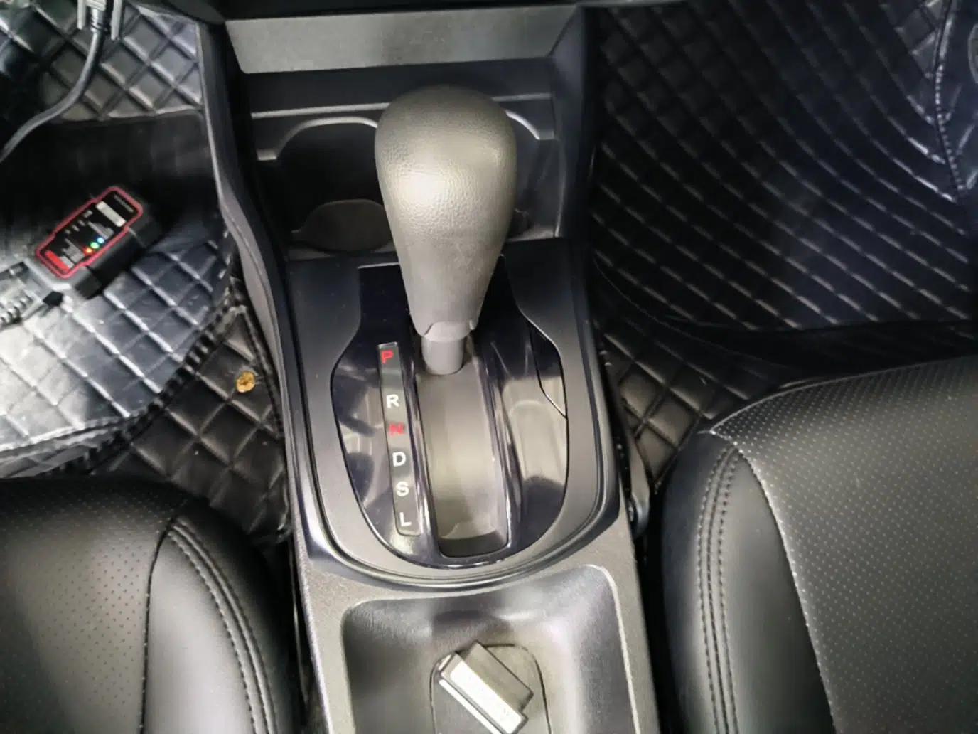 Honda City 2015 1.5L CVT Comfort Version — миниатюра 17