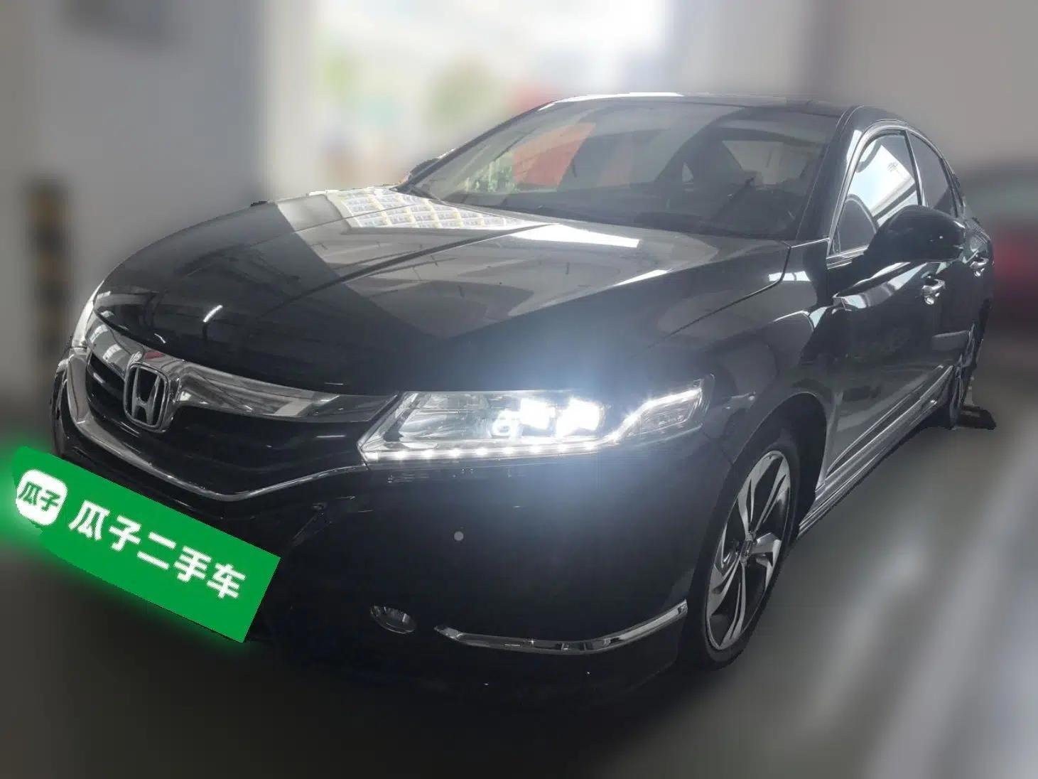 Honda Spirior 2015 2.4L Prestige Edition — миниатюра 1