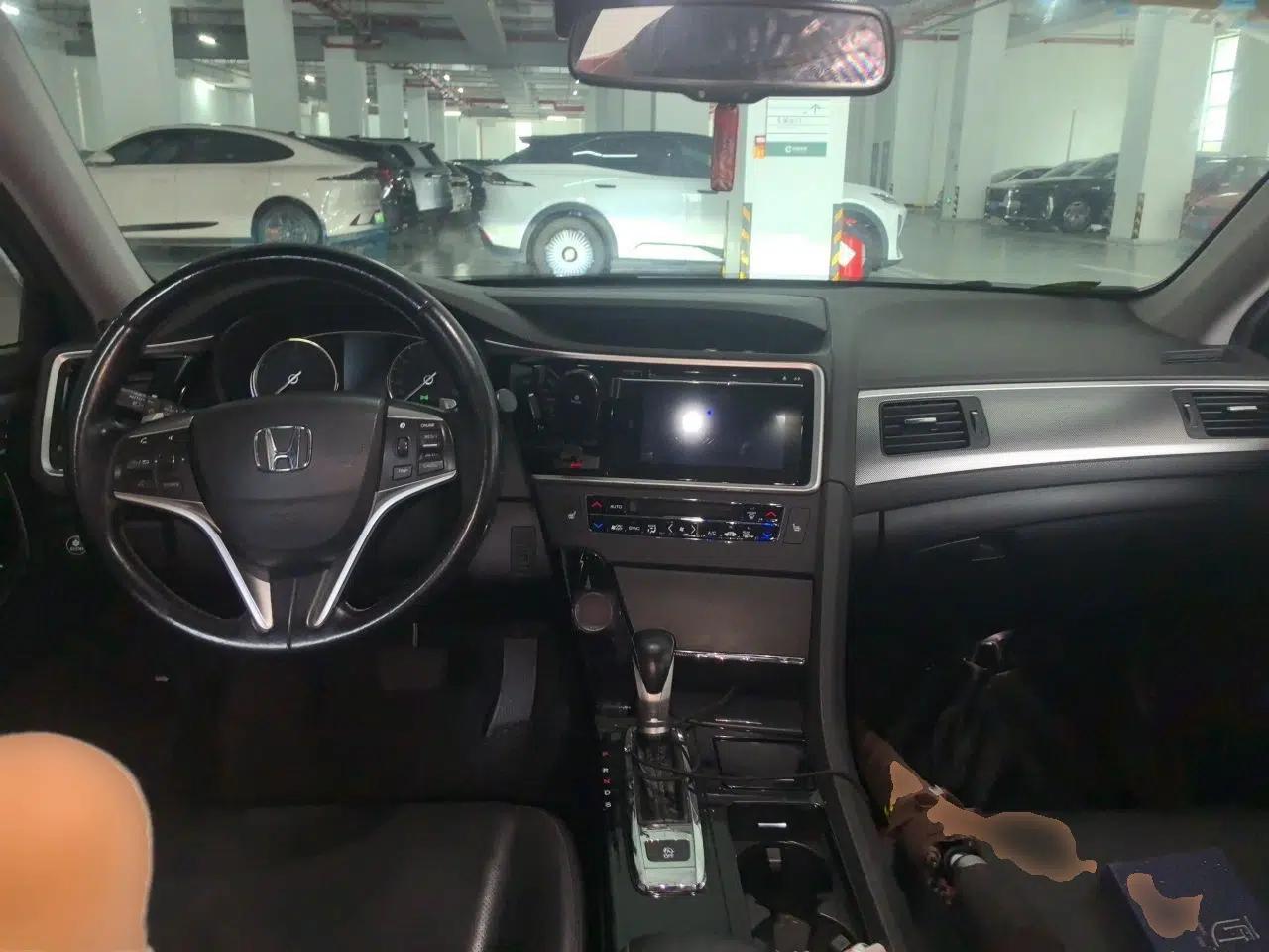 Honda Spirior 2015 2.4L Prestige Edition — миниатюра 10