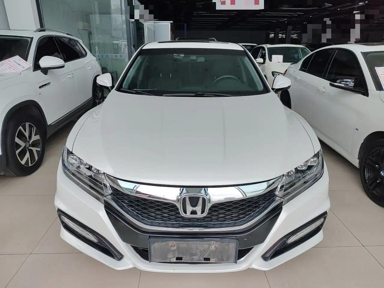 Honda Spirior 2015 2.0L Prestige Edition — миниатюра 2